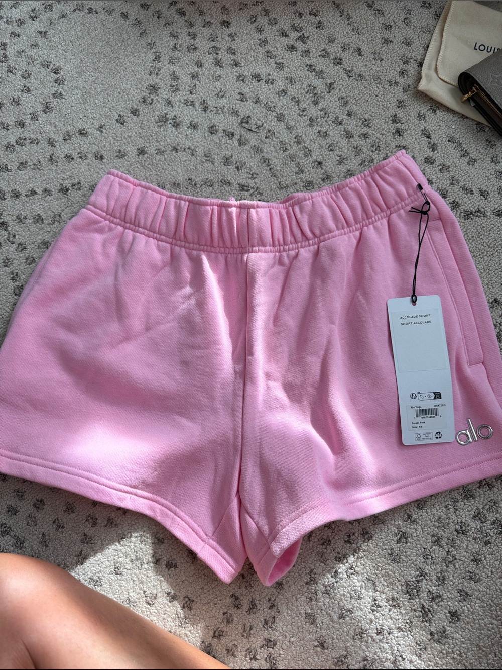 NWT Alo Accolade Short Sweet Pink XS